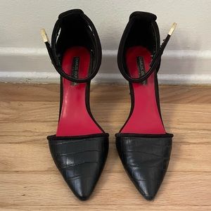 Charles Jourdan Paris size 8 black shoes. Preloved!